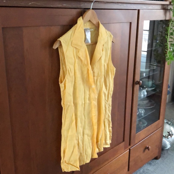 Laura Ashely linen button down sleeveless blouse - Picture 3 of 3